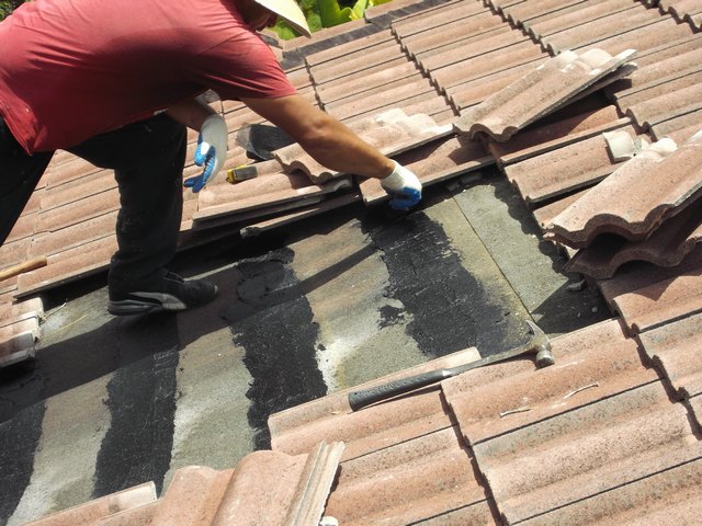 Roof Repairs & New Roofs in Miami Leaking Roof & Broken Roof Tiles